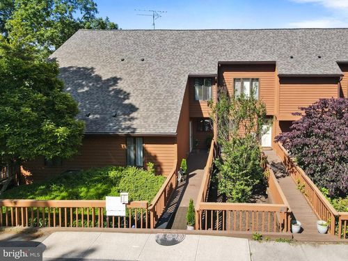 42 Tecumseh Trl, HEDGESVILLE, WV, 25427-3857 | Card Image