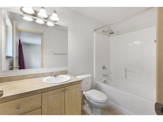 5580 Franklin Blvd, House other with 3 bedrooms, 2 bathrooms and 2 parking in Eugene OR | Image 21