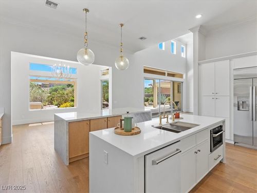 9 Ibis Ct, Henderson, NV, 89052-6526 | Card Image