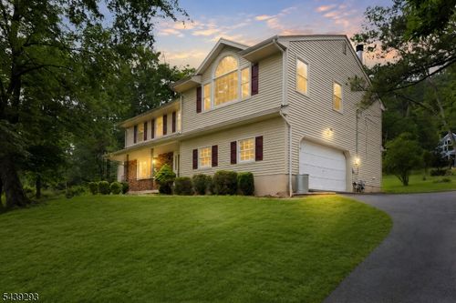 15 Linda Ln, Green Brook, NJ, 08812-2111 | Card Image