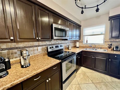 apt-1b-160 Ne 8th Ave, Hallandale Beach, FL, 33009-4463 | Card Image