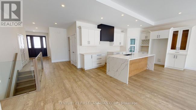 18 Postma Cres, House other with 3 bedrooms, 2 bathrooms and 4 parking in Ailsa Craig ON | Image 10