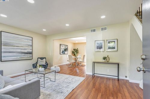 38012 Dover Cmn, Fremont, CA, 94536-5124 | Card Image