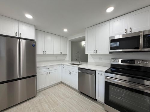 317-5220 Las Verdes Cir, Delray Beach, FL, 33484-8071 | Card Image