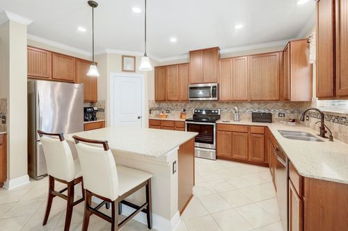 646 Landon Samuel Loop, Pflugerville, TX, 78660-4292 | Card Image