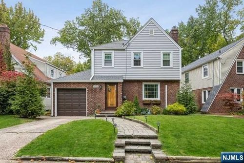 1125 W Laurelton Pkwy, Teaneck, NJ, 07666-2754 | Card Image