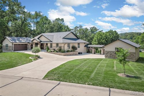 940 Woodway Dr, Fenton, MO, 63026 | Card Image