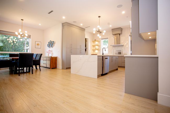 21661 Ridgeway Cres, House other with 8 bedrooms, 8 bathrooms and 6 parking in Maple Ridge BC | Image 9
