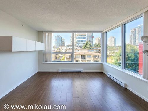 3xx-6658 Dow Ave, Burnaby, BC, V5H0C7 | Card Image