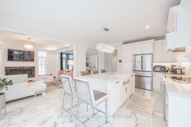 44 Bromont Dr, House other with 4 bedrooms, 4 bathrooms and 4 parking in Millbrook ON | Image 9