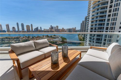 1402-7000 Island Blvd, Aventura, FL, 33160-2405 | Card Image
