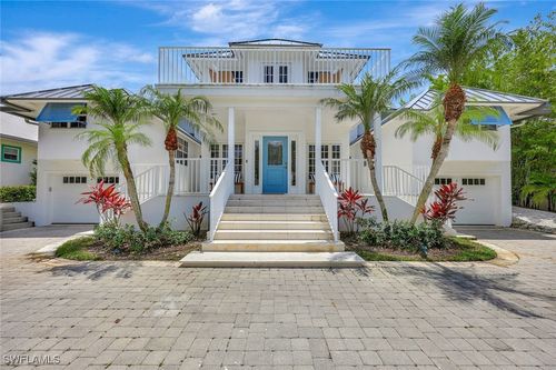 1500 Pelican Ave, NAPLES, FL, 34102-3481 | Card Image