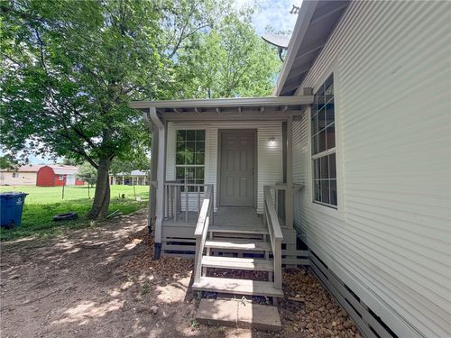 202 N 2nd Street, Navasota, TX, 77868 | Card Image