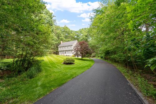 6 Finch Cir, Londonderry, NH, 03053-4064 | Card Image