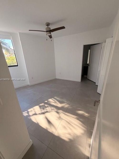 apt-220-1005 Spring Garden Rd, Miami, FL, 33136-2253 | Card Image