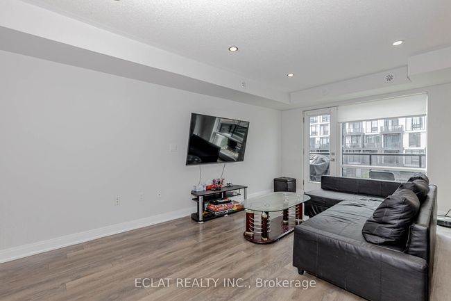 100 - 100 Dufay Rd, Condo with 2 bedrooms, 2 bathrooms and 1 parking in Brampton ON | Image 5