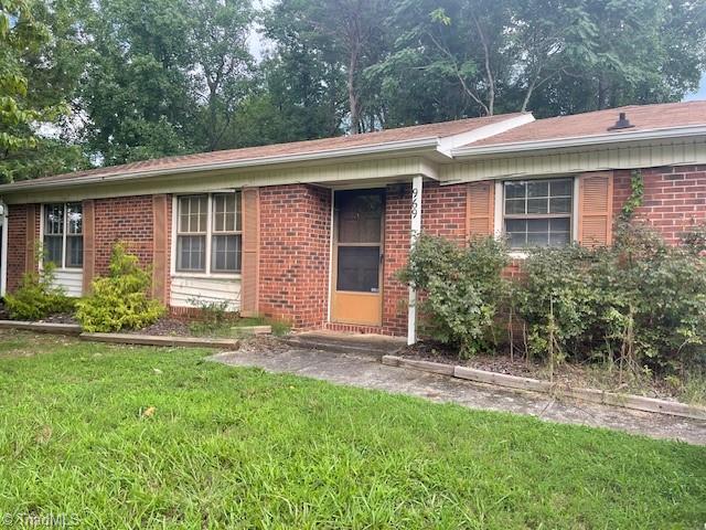 Shalimar Dr, Winston Salem, NC 27107