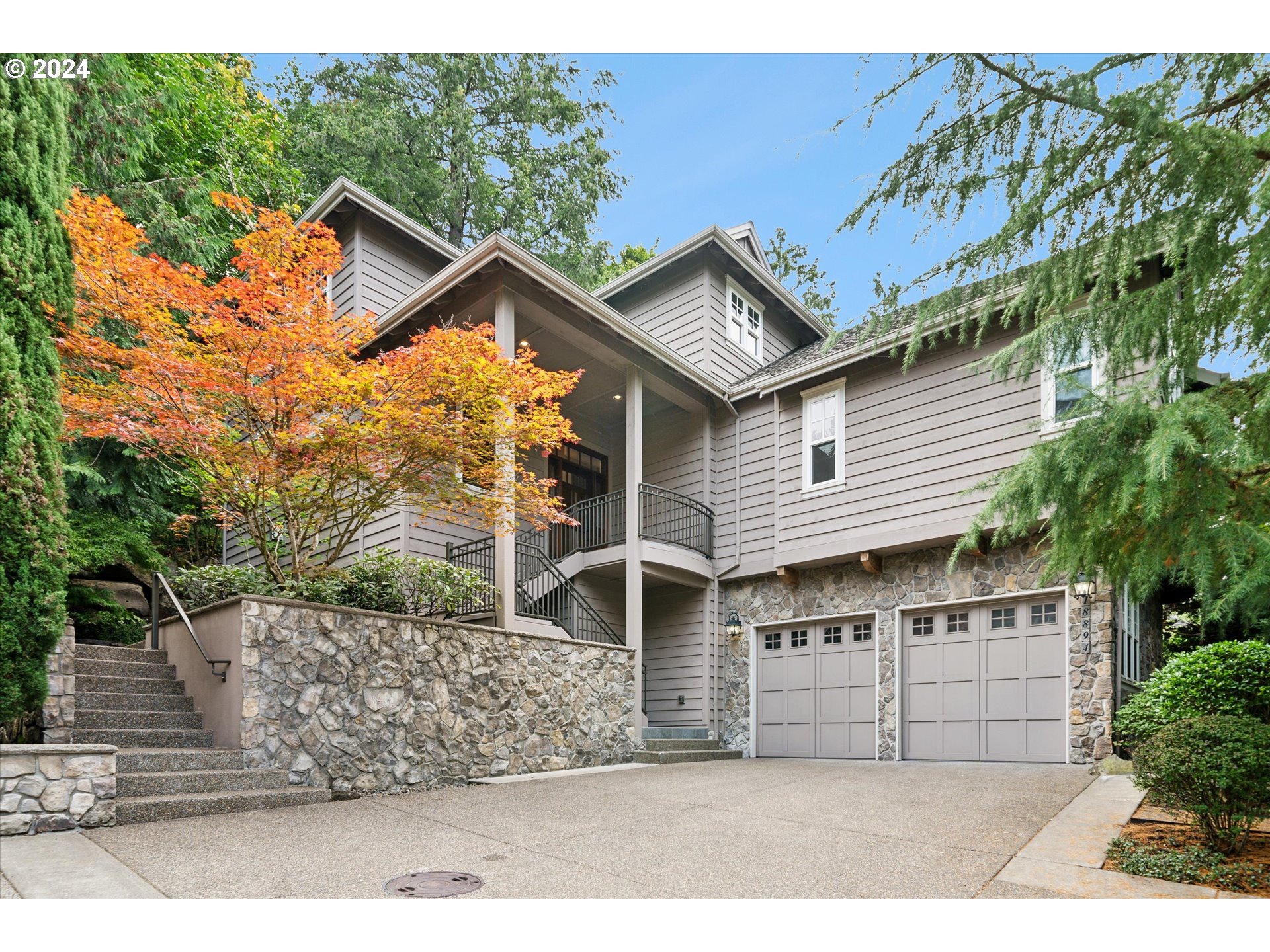 Bryant Rd, Lake Oswego, OR 97034