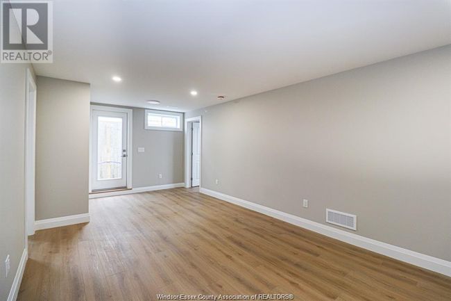 LOWER - 559 Keil Trail, House other with 2 bedrooms, 1 bathrooms and null parking in Chatham ON | Image 6