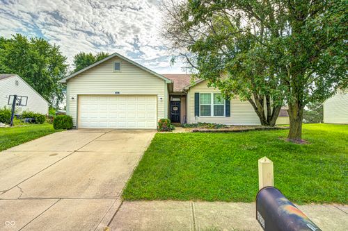 869 Tyne Cir, Danville, IN, 46122-9320 | Card Image