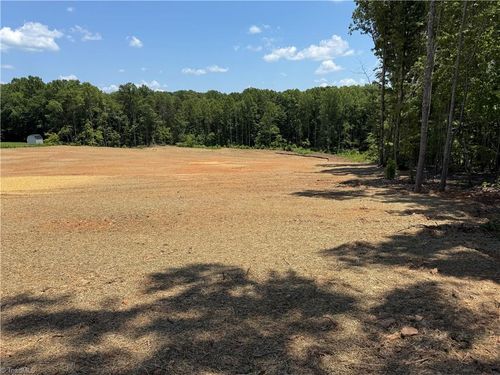 5 Brown Rd, King, NC, 27021 | Card Image