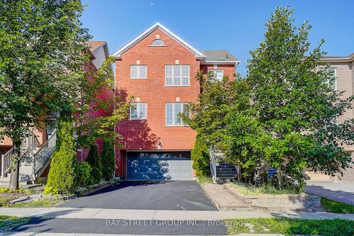 57 Gail Parks Cres, Newmarket, ON, L3X3B9 | Card Image