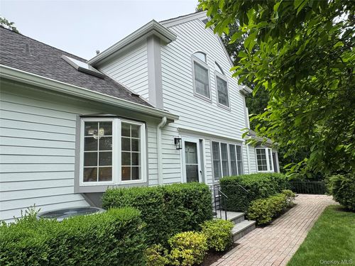 7-7 Moss Run, White Plains, NY, 10605-5003 | Card Image