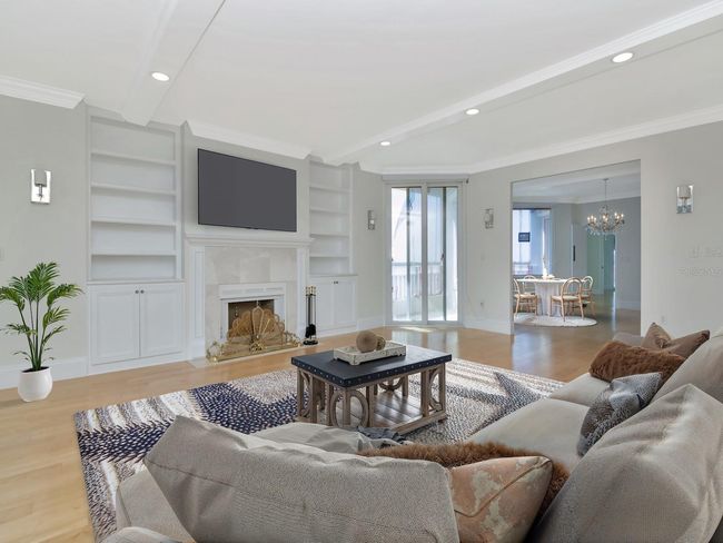 Living Room | Image 10