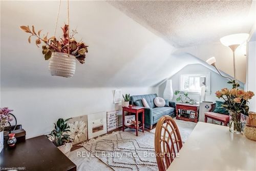 upper-5 Linwood St, Saint Catharines, ON, L2R1H2 | Card Image