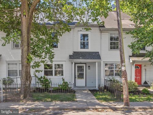 423 Calvert St, Chestertown, MD, 21620-1101 | Card Image
