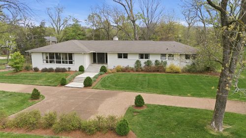 1014 Foxwood Dr, Nashville, TN, 37215-4526 | Card Image