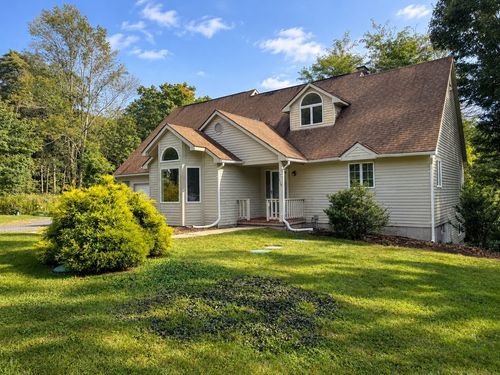 107-105-107 N Valley Rd, Pelham, MA, 01002-9769 | Card Image
