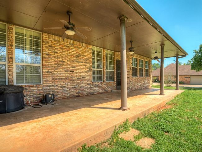 10711 Crystal Creek Dr, House other with 5 bedrooms, 3 bathrooms and null parking in Mustang OK | Image 34