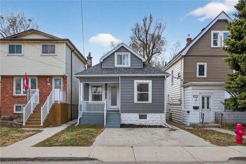 8 E 23rd St, Hamilton, ON, L8V2W6 | Card Image