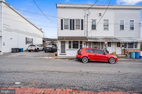 423 Glenwood Ave, TAMAQUA, PA, 18252-1614 | Card Image