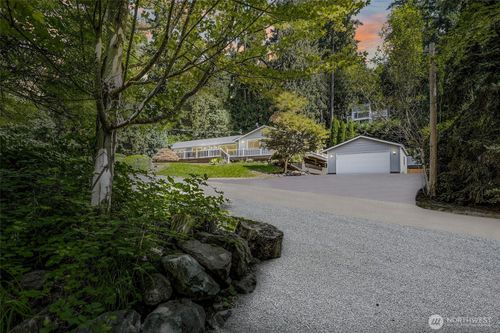 1136 205th Ave Ne, Sammamish, WA, 98074-6654 | Card Image