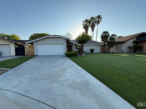 3708 Meade Court, Bakersfield, CA, 93309 | Card Image