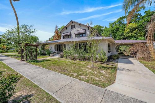 211 Cassady St, UMATILLA, FL, 32784-9014 | Card Image