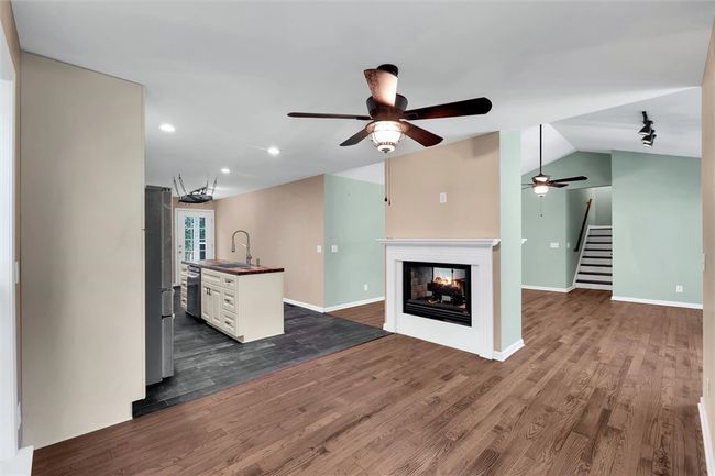 2-sided fireplace | Image 10