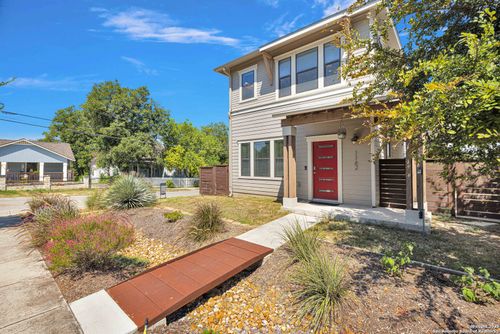 1162 Olive St, San Antonio, TX, 78202-1108 | Card Image