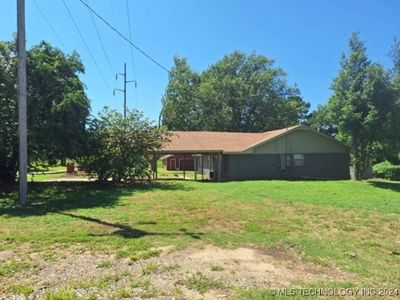 419739 E 1120 Road, House other with 3 bedrooms, 2 bathrooms and null parking in Checotah OK | Image 2