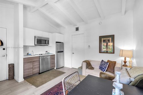 apt-202-1450 Meridian Ave, Miami Beach, FL, 33139-8083 | Card Image