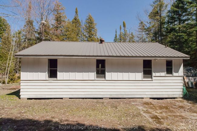 704 York Ave, House other with 3 bedrooms, 1 bathrooms and 6 parking in Sauble Beach ON | Image 37