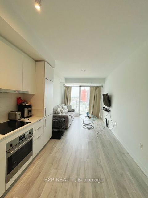 Residential in Toronto C14 3