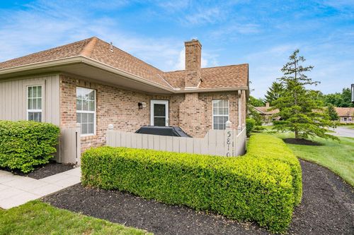 5810 Willow Lake Dr, Grove City, OH, 43123-8844 | Card Image