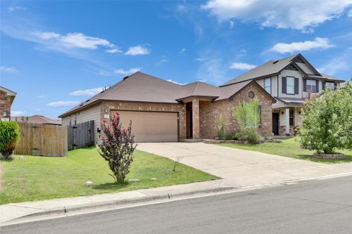 500 New Bridge Dr, Kyle, TX, 78640-6346 | Card Image