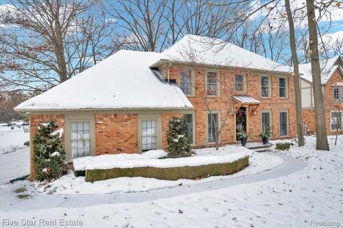 4143 Glencastle Dr, Troy, MI, 48098-6343 | Card Image