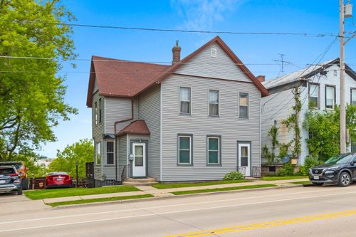 524 N 10th St, Manitowoc, WI, 54220-4040 | Card Image
