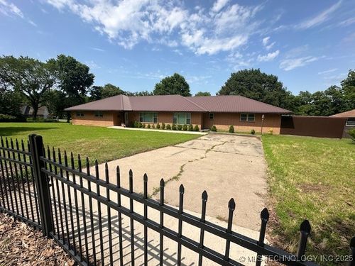 911 Sunset Dr, Wewoka, OK, 74884-3456 | Card Image