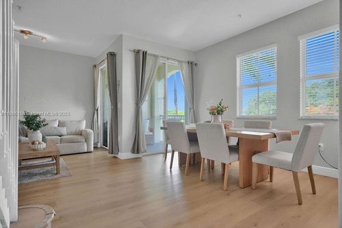 unit-207-10022 Nw 7th St, Miami, FL, 33172-4071 | Card Image